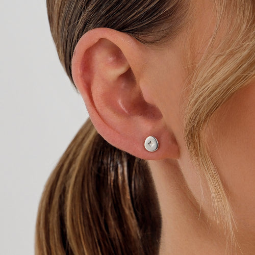 Vega stud earrings