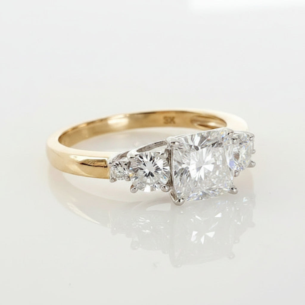 9ct yellow gold CZ ring.