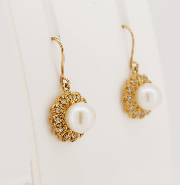 9ct Pearl & Diamond earrings