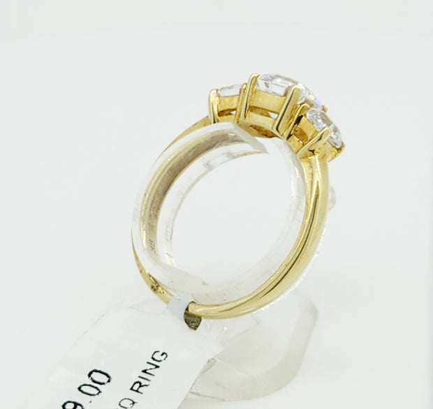 9ct gold Cubic Zirconia ring.