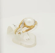 9ct Freshwater Pearl & Diamond ring
