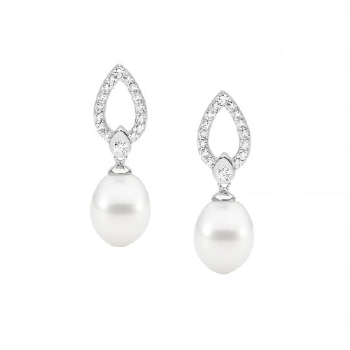 Pearl drop earrings