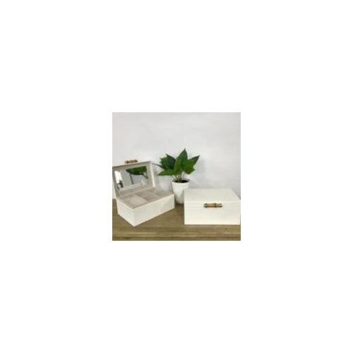 Medium leather jewel box.