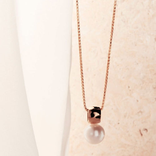 Pearl & Rose gold necklace