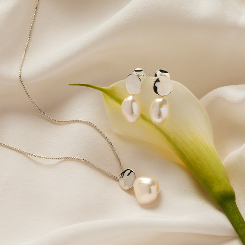 NAJO Renaissance Silver Pearl Necklace