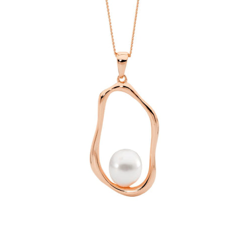 Rose plated pearl necklace