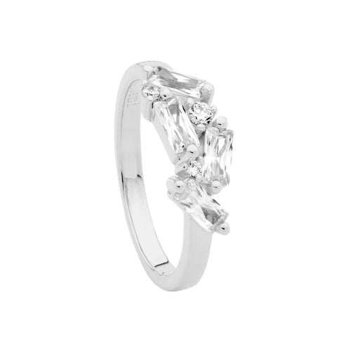 Staggered CZ ring
