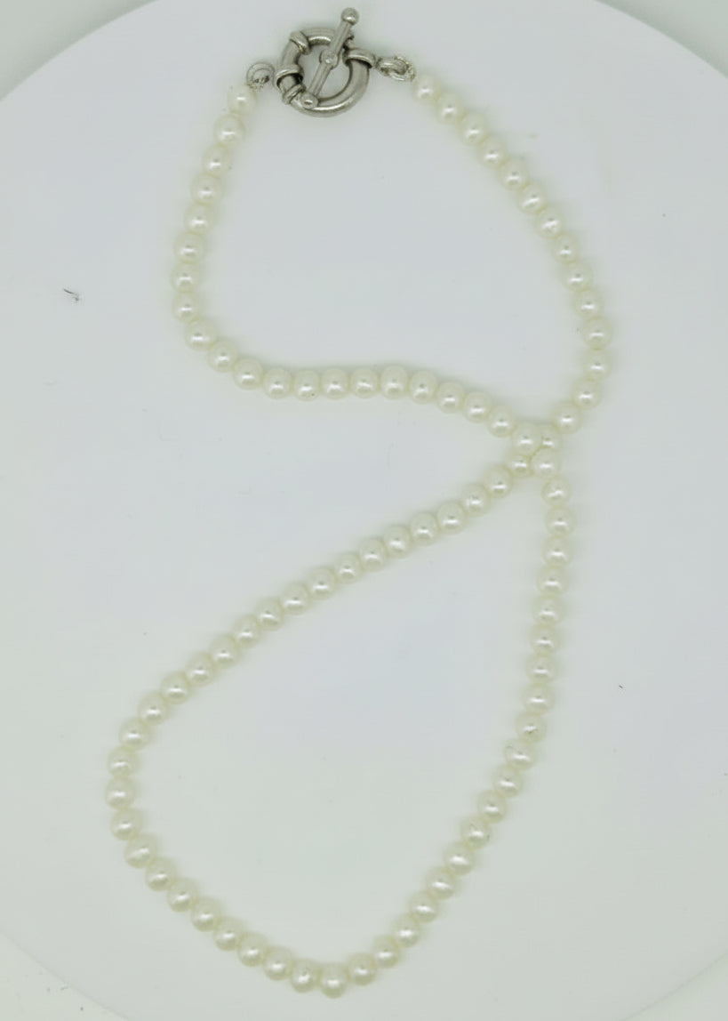 Freshwater pearl necklace