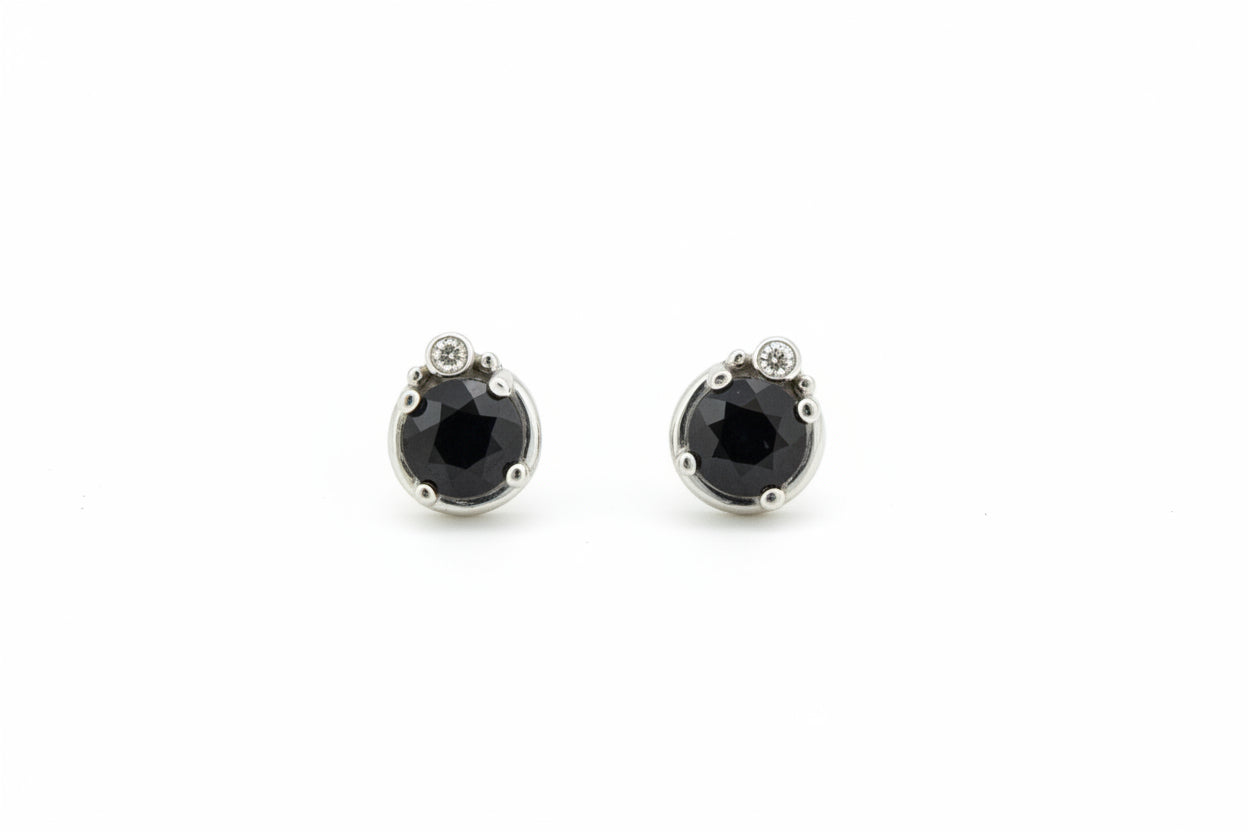 White gold Sapphire & Diamond earrings