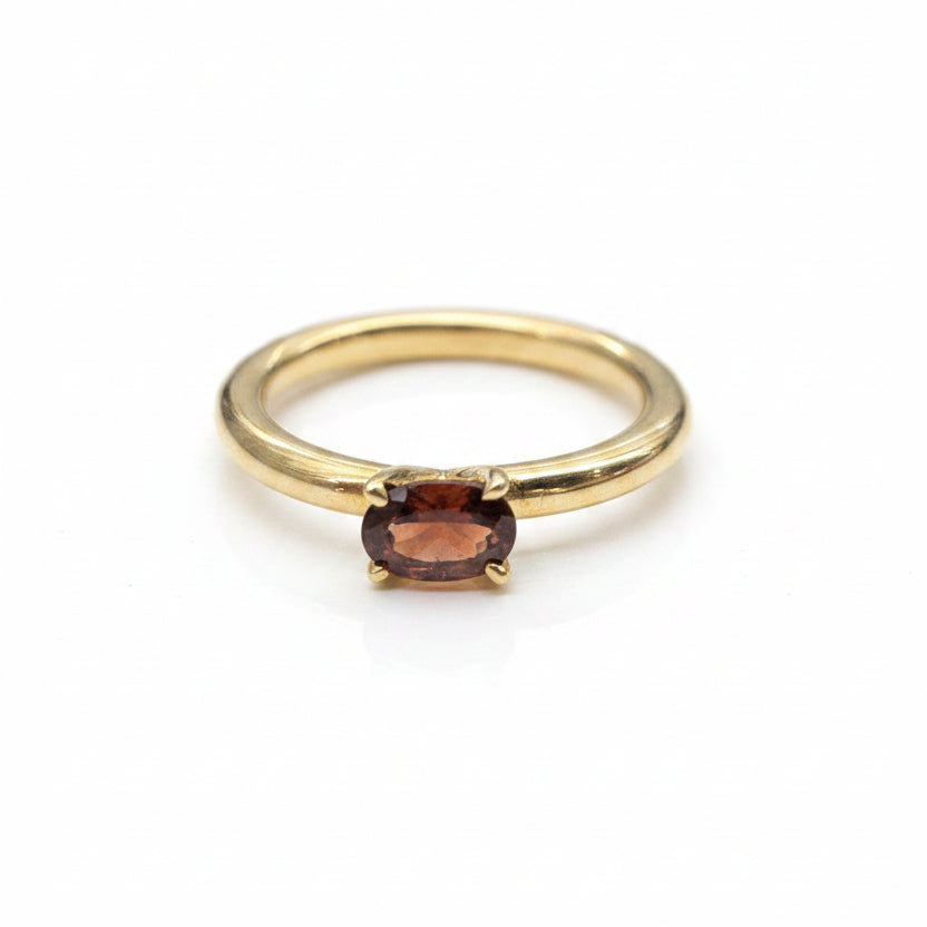 18ct East West Set Garnet