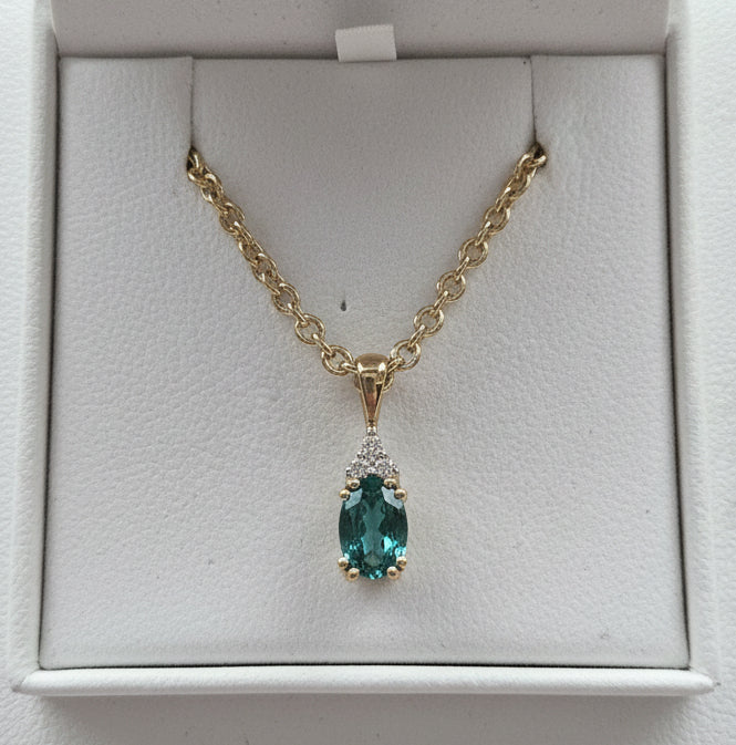 9ct Emerald & Diamond pendant