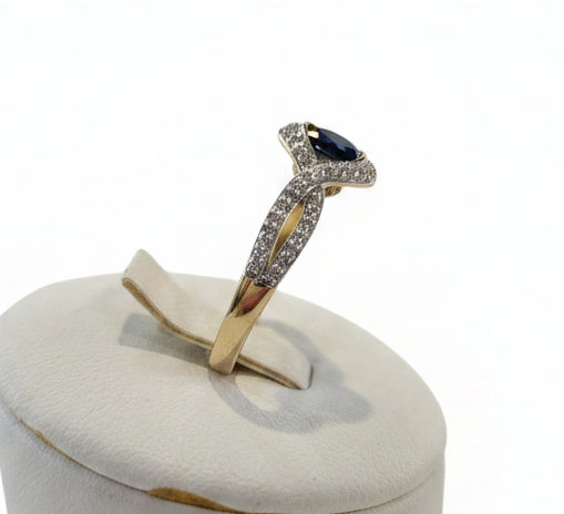 9ct Sapphire & Diamond ring