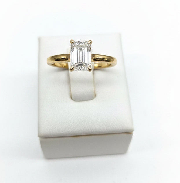 18ct Lab Grown Diamond ring