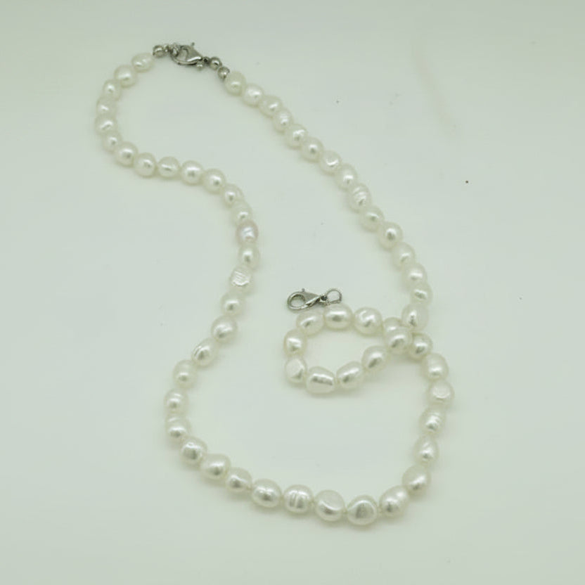 Freshwater pearl necklace