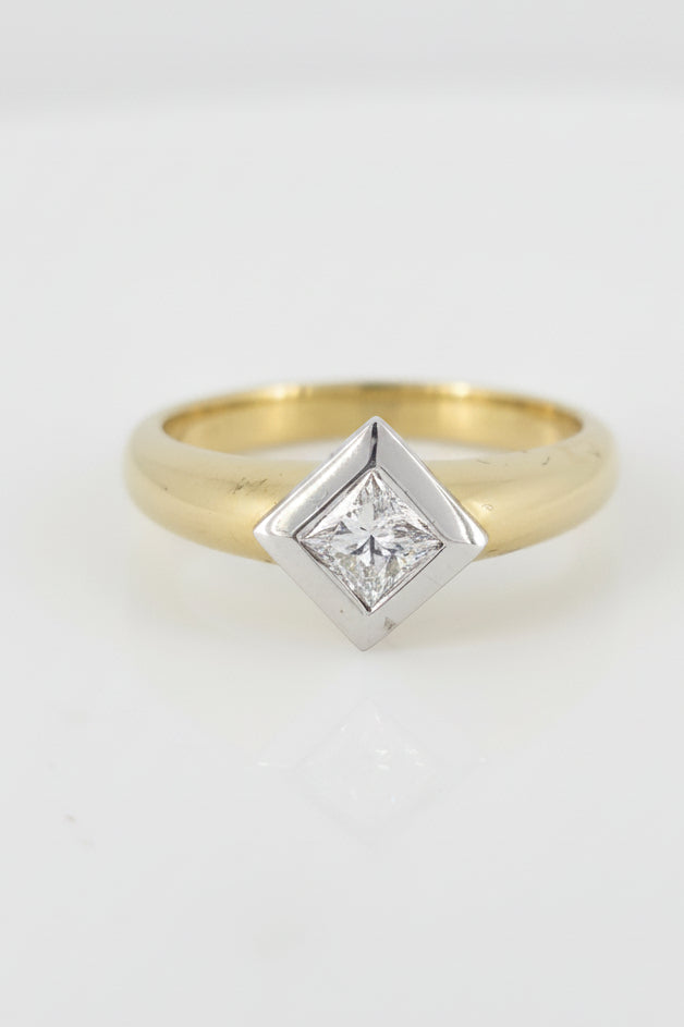 Princess cut Diamond ring