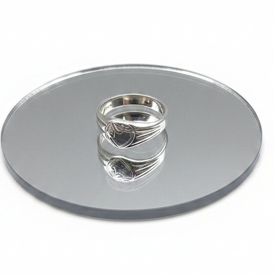 Signet ring