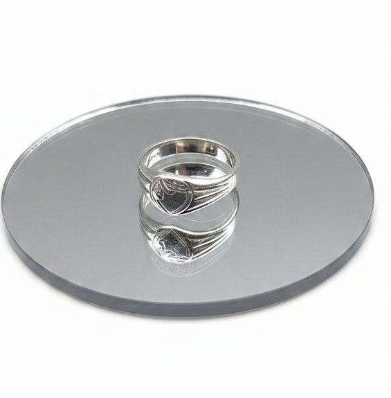 Signet ring