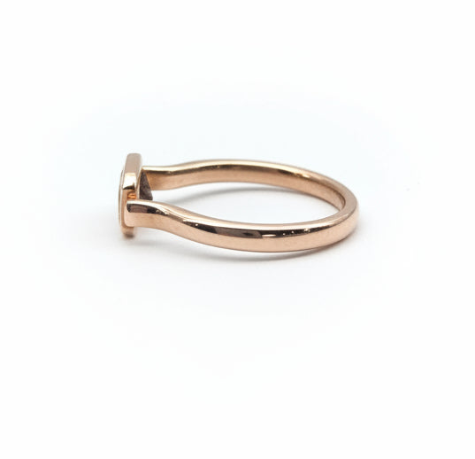 9ct Garnet ring