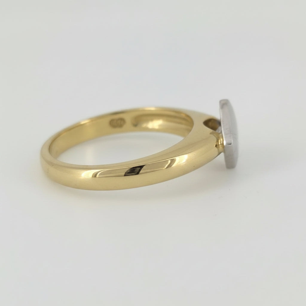 Princess cut Diamond ring