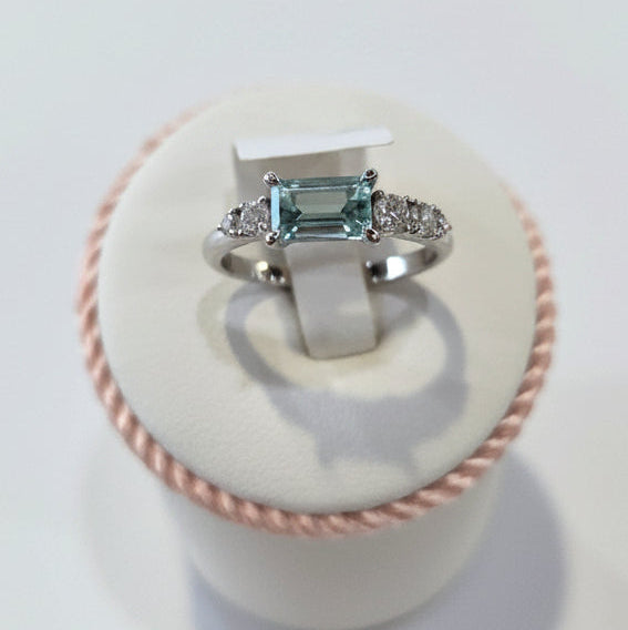 9ct Mint Tourmaline & Diamond ring