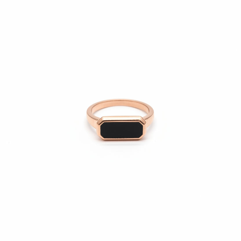 Black onyx rose gold ring