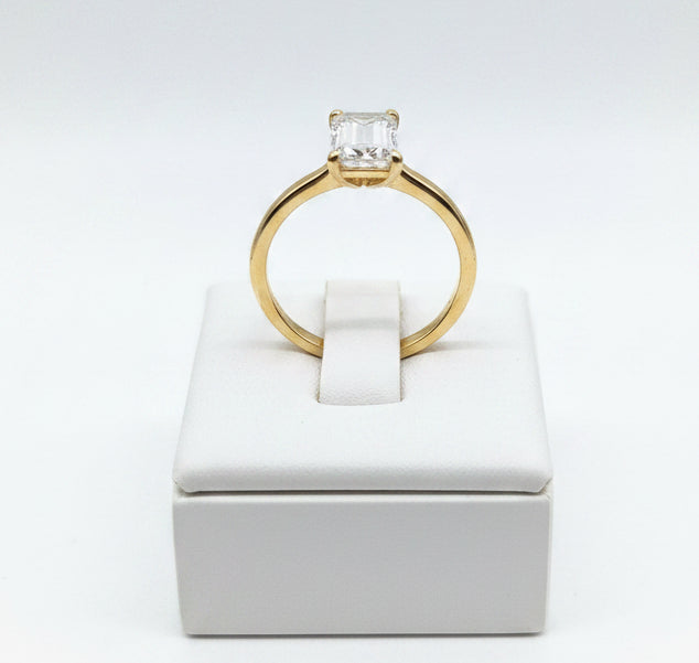 18ct Lab Grown Diamond ring