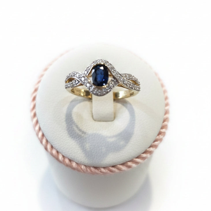 9ct Sapphire & Diamond ring