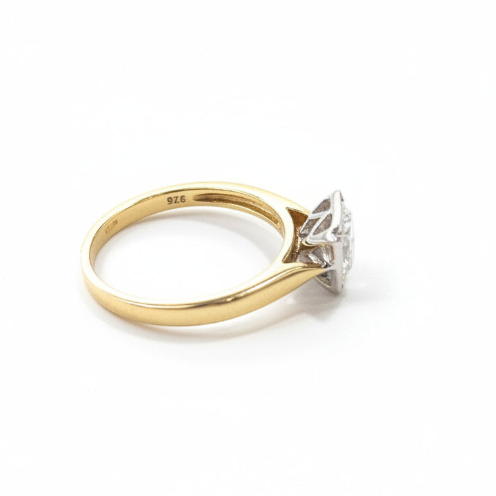 9ct Yellow Gold Diamond Ring.