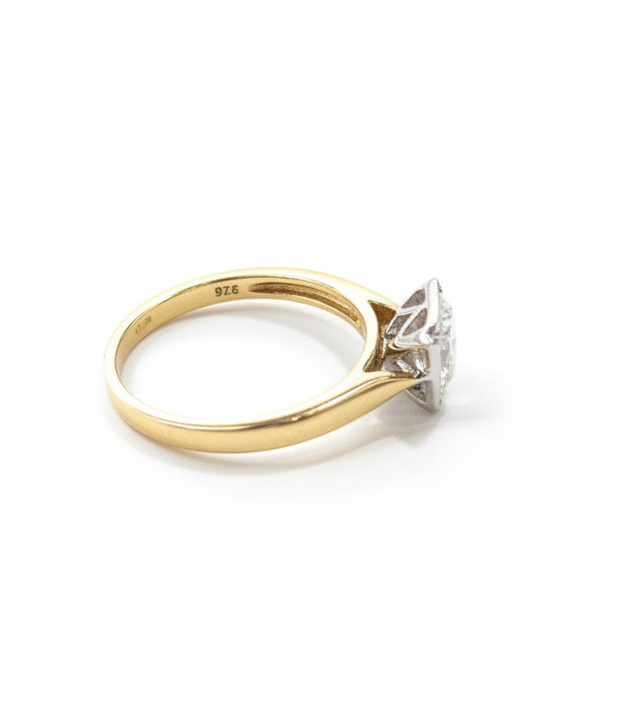 9ct Yellow Gold Diamond Ring.