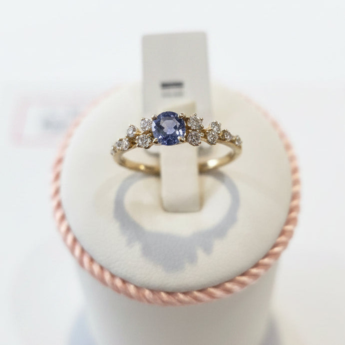 9ct Ceylon Sapphire & Diamond ring