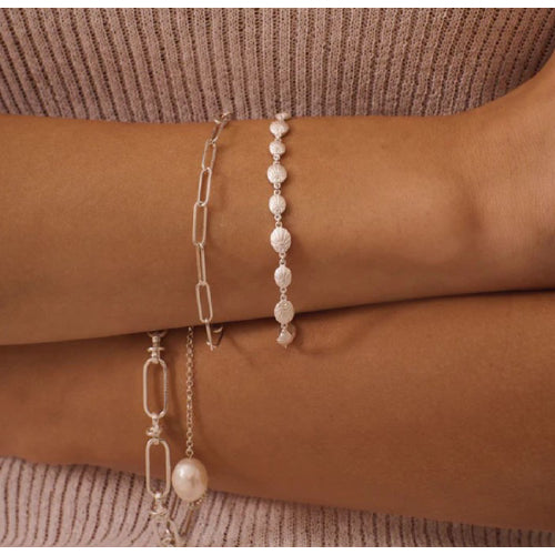 Anchor bracelet