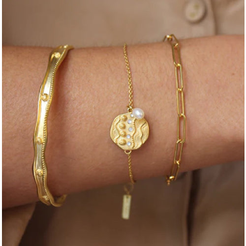 Anchor bracelet
