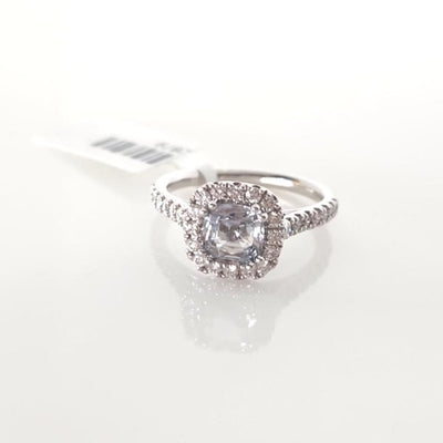 18ct White Sapphire ring