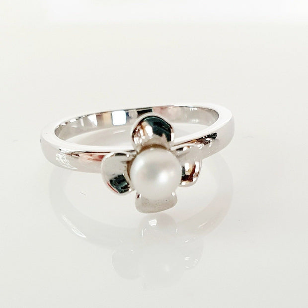 Silver Dahlia ring by Kagi Jewellery