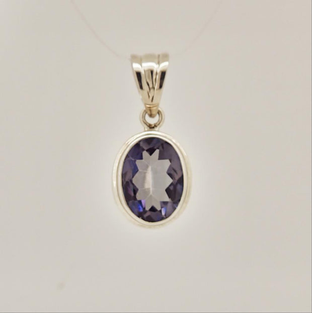 Sterling silver blue quartz pendant