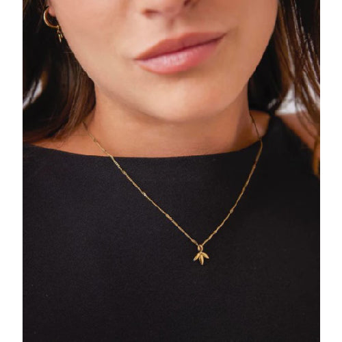 3 leaf gold plated pendant