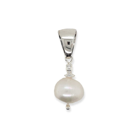 Sterling silver pearl pendant