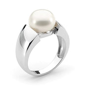 Sterling silver pearl ring
